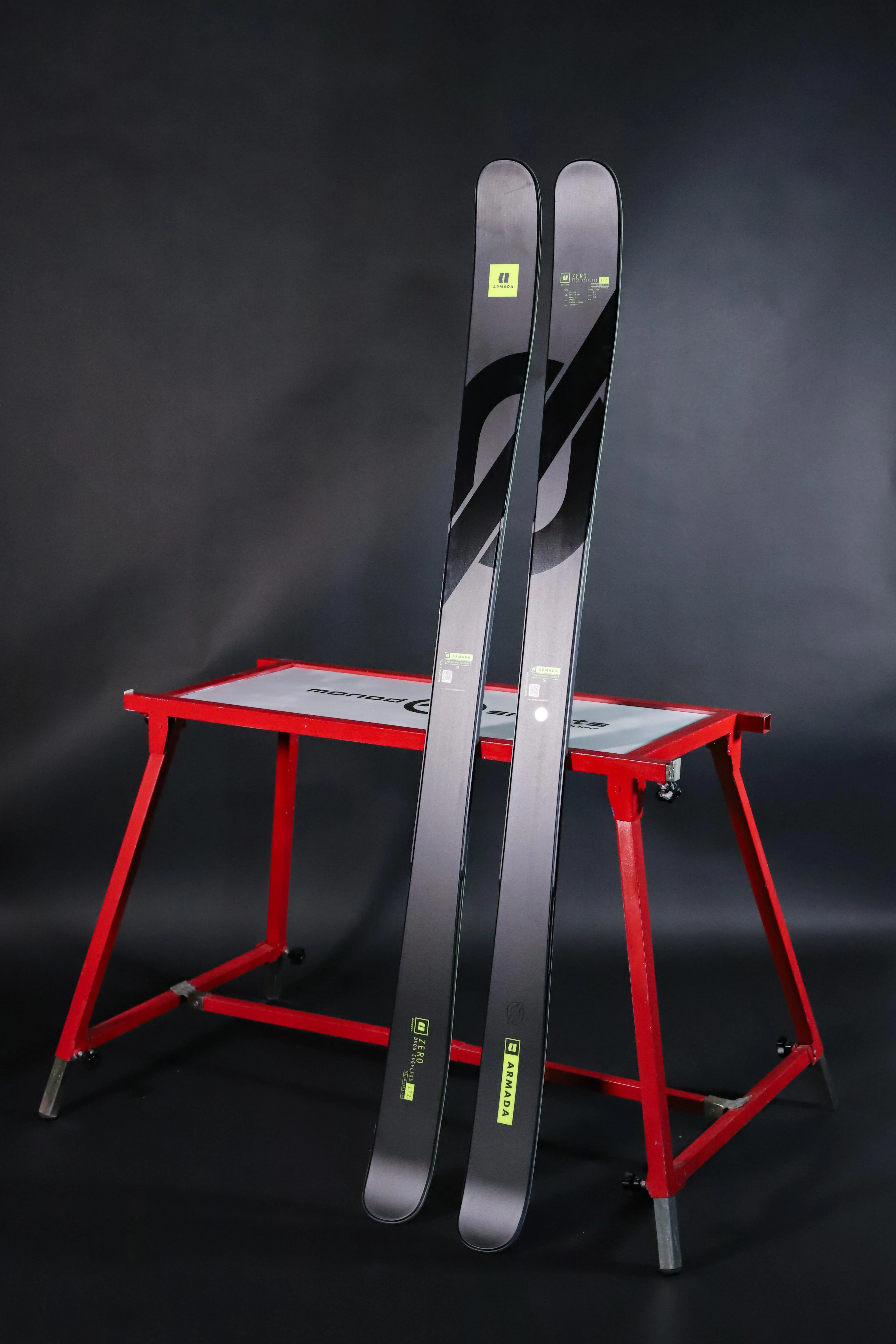 BDOG Edgeless Skis 2024