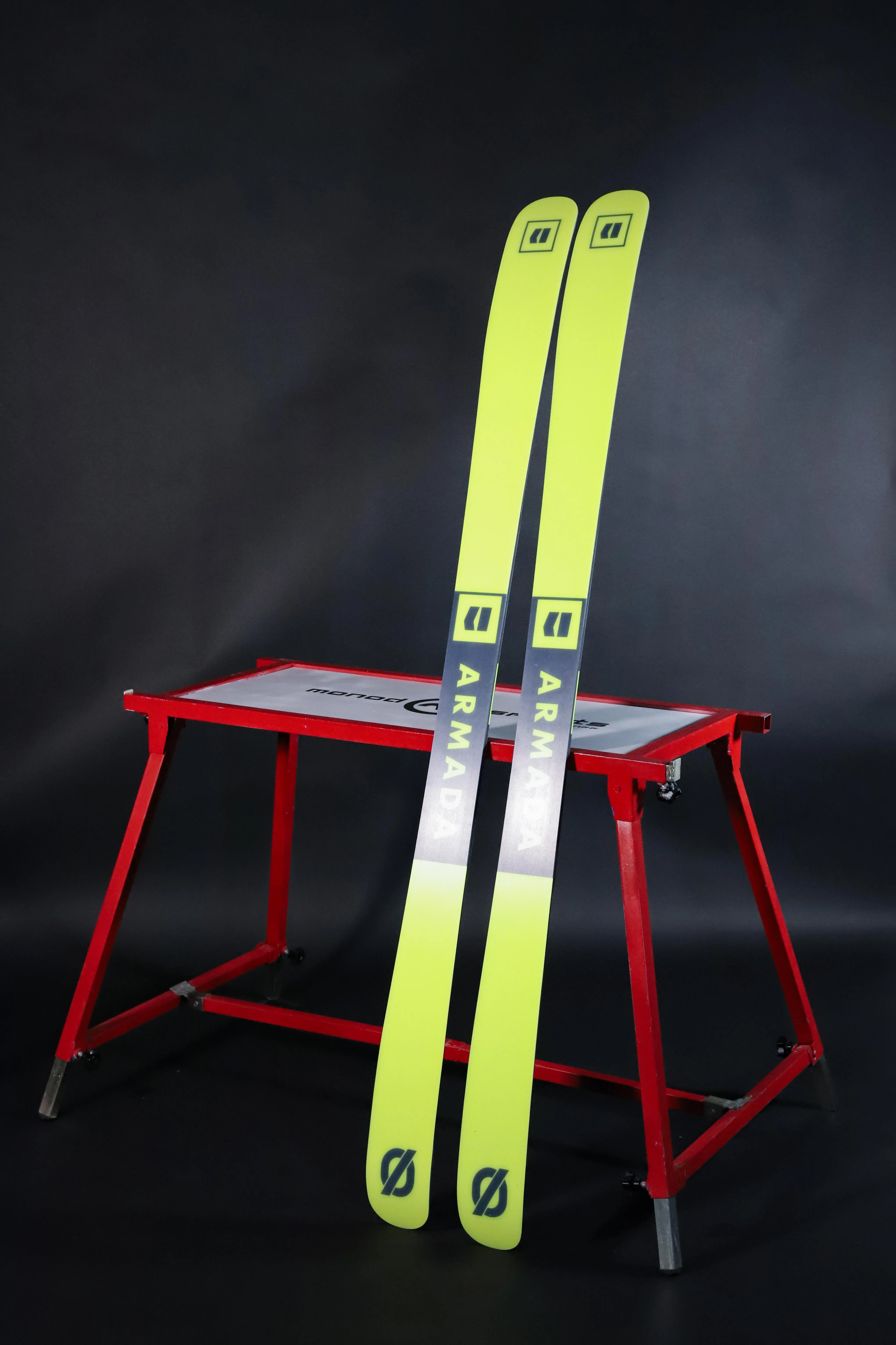 BDOG Edgeless Skis 2024